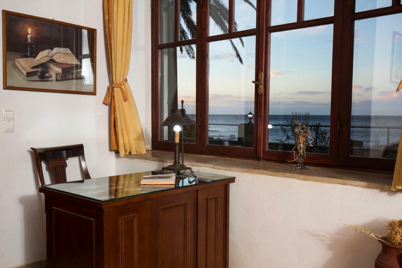 Pericles Villa